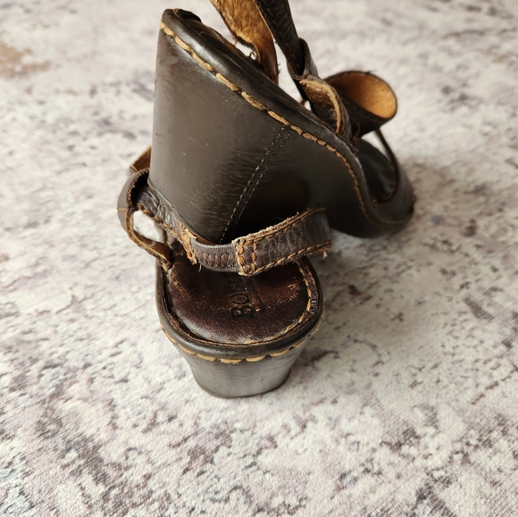 Born Sandals - Picture 3 of 6